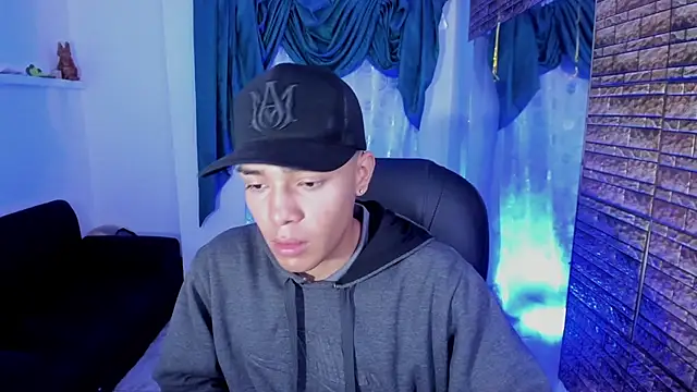 Hunteer Boy online show from October 2025 07:32:02 PM