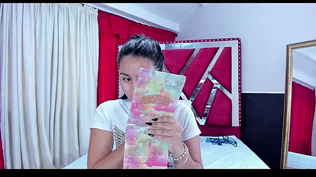 Luna021 1 online show from October 2025 08:30:02 PM