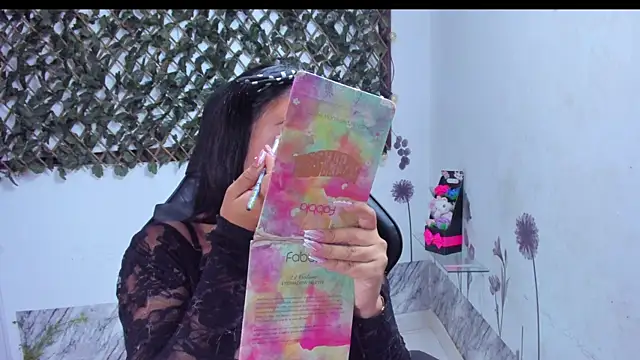 Luna021 1 online show from November 2025 08:16:01 PM