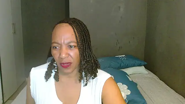 Lillyan N online show from April 2026 08:20:02 AM