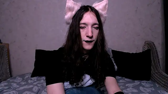 SilverMuse  online show from October 2025 02:18:01 AM