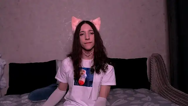 SilverMuse  online show from November 2025 06:42:02 PM