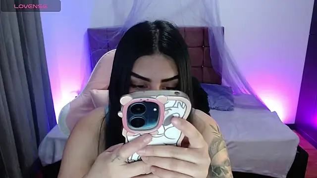 saradreams  online show from September 2025 03:00:02 AM