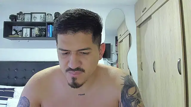 Arnolwilliams online show from November 2025 02:34:01 AM