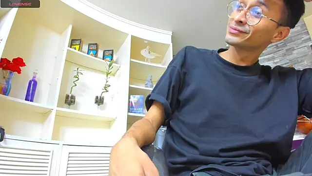 Snapshot of Juicy_Creww chatting on October 2025 09:19:02 AM Juicy Creww online show from October 2025 09:19:02 AM