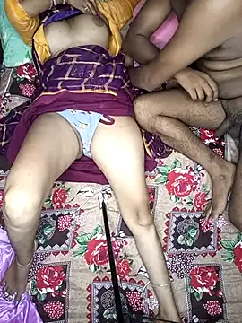 Snapshot of Romantic_couple89 chatting on September 2025 04:43:01 PM Romantic couple89 online show from September 2025 04:43:01 PM