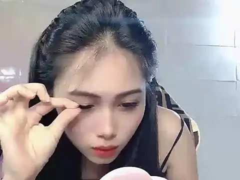 Lyly4757 online show from November 2025 01:43:01 PM