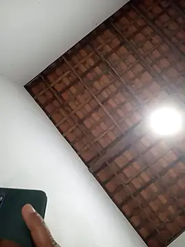 Snapshot of Milenvs chatting on October 2025 04:46:01 AM Milenvs online show from October 2025 04:46:01 AM