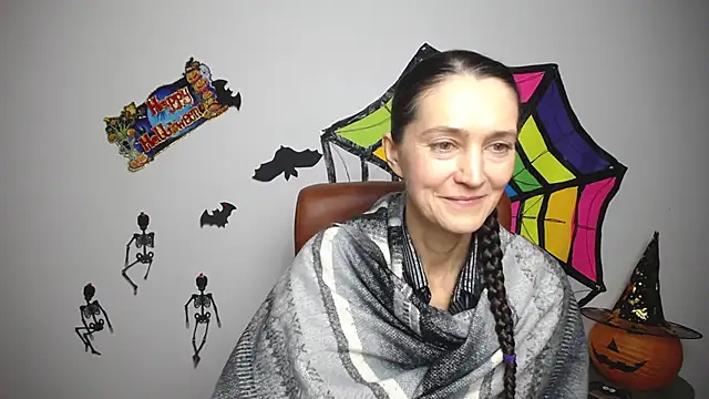 Snapshot of TayaFinch chatting on November 2025 02:30:01 PM TayaFinch online show from November 2025 02:30:01 PM