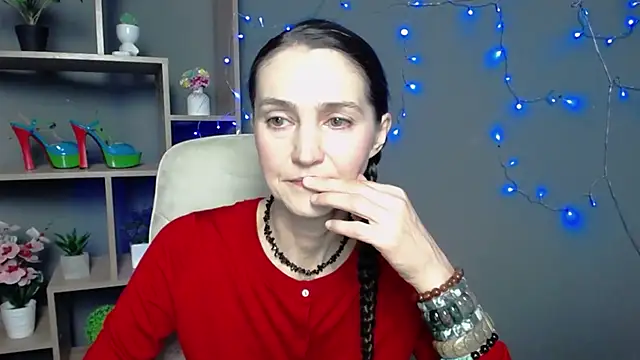 TayaFinch online show from November 2025 01:15:01 PM