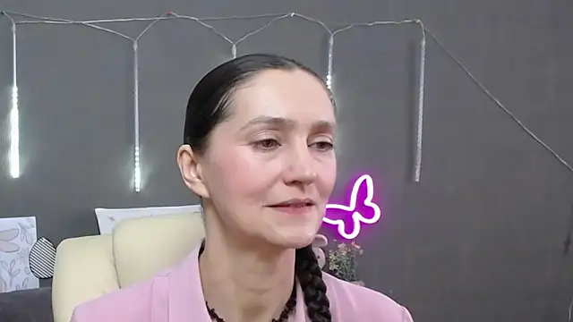 TayaFinch online show from April 2026 12:57:02 PM