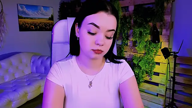 Snapshot of leslierowe_ chatting on October 2025 05:09:02 PM leslierowe online show from October 2025 05:09:02 PM