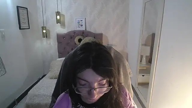 alllyson  online show from December 2025 07:53:02 PM