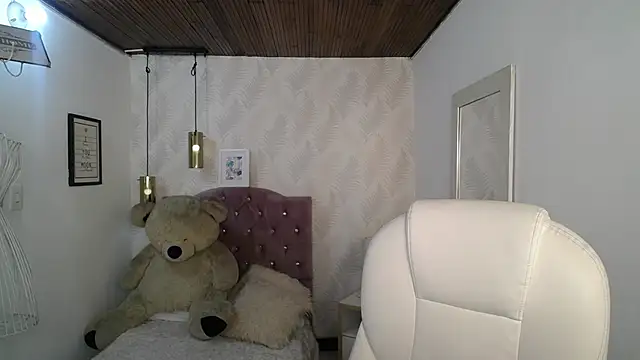 alllyson  online show from December 2025 08:27:01 PM