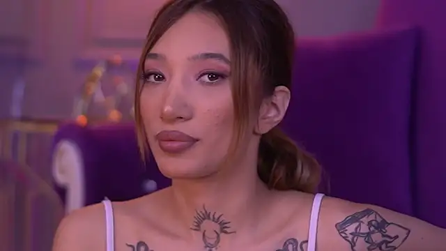 Snapshot of SiennaJayden chatting on October 2025 05:43:02 PM SiennaJayden online show from October 2025 05:43:02 PM