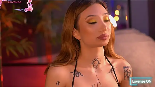 Snapshot of SiennaJayden chatting on November 2025 06:09:02 PM SiennaJayden online show from November 2025 06:09:02 PM