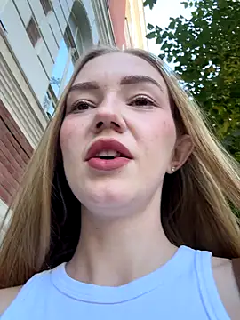 MilaMoone online show from September 2025 10:29:01 AM