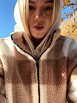 MilaMoone online show from November 2025 09:12:02 AM