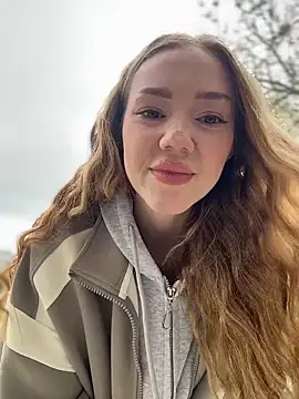 MilaMoone online show from April 2026 10:45:02 AM