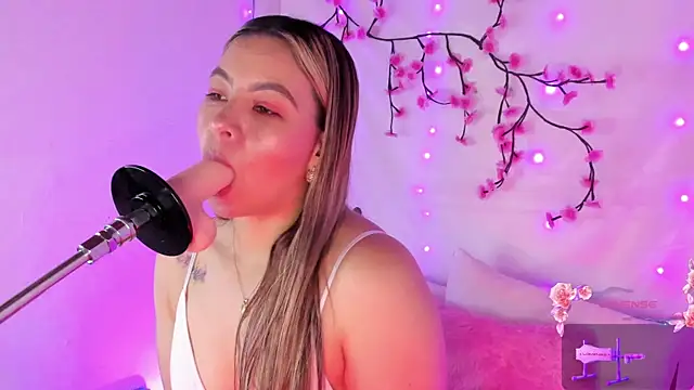 Snapshot of chubbyZoe chatting on October 2025 03:34:01 PM chubbyZoe online show from October 2025 03:34:01 PM