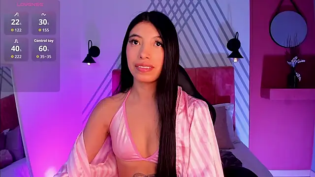 Tiffany Low online show from September 2025 02:21:01 PM