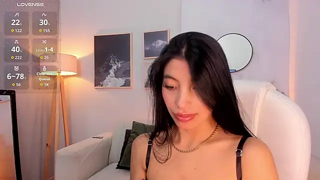 Snapshot of Tiffany_Low chatting on February 2026 01:16:02 PM Tiffany Low online show from February 2026 01:16:02 PM