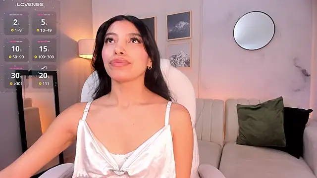 Snapshot of Tiffany_Low chatting on February 2026 01:14:01 PM Tiffany Low online show from February 2026 01:14:01 PM