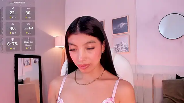 Snapshot of Tiffany_Low chatting on February 2026 02:02:02 PM Tiffany Low online show from February 2026 02:02:02 PM