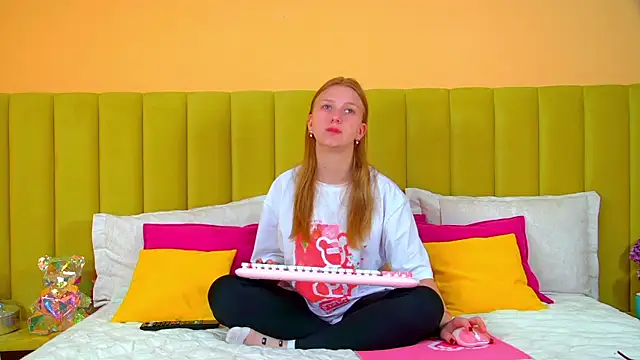 BeatriceBinoche online show from September 2025 06:29:02 AM