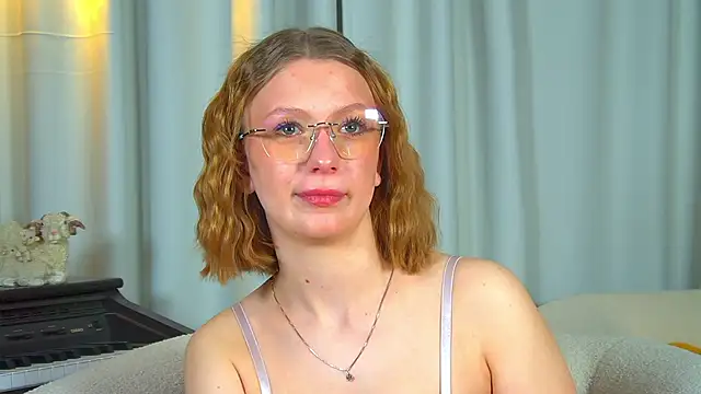 BeatriceBinoche online show from April 2026 06:41:01 PM