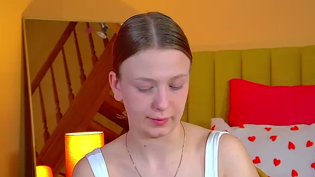 BeatriceBinoche online show from April 2026 07:32:01 PM