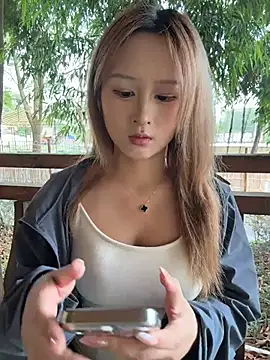 yuki june online show from April 2026 06:27:01 AM