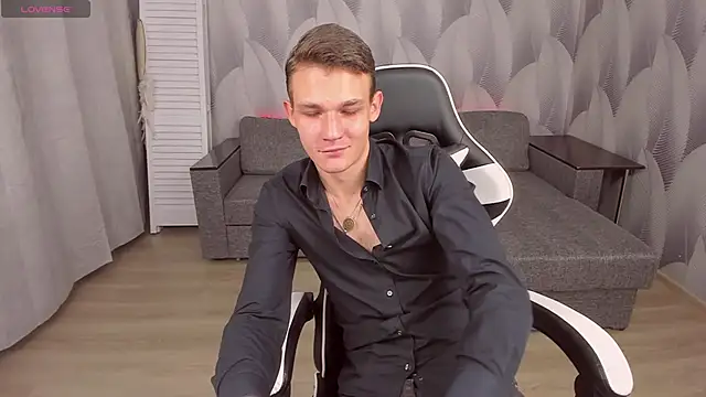 AdamGold01 online show from October 2025 07:24:01 PM