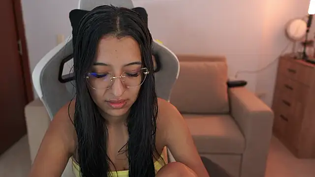 Valerygomez02 online show from March 2026 02:22:02 PM