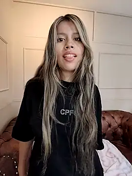 EMILIIA RICHTER   online show from October 2025 11:30:01 AM