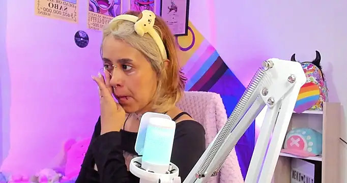 NekoWaifu online show from September 2025 01:27:01 PM