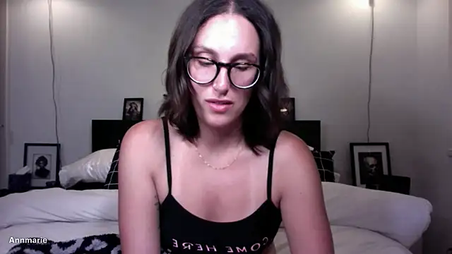 Snapshot of annmarieferrara chatting on May 2026 02:39:02 AM annmarieferrara online show from May 2026 02:39:02 AM