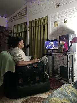 sky-wolves online show from September 2025 01:06:02 AM