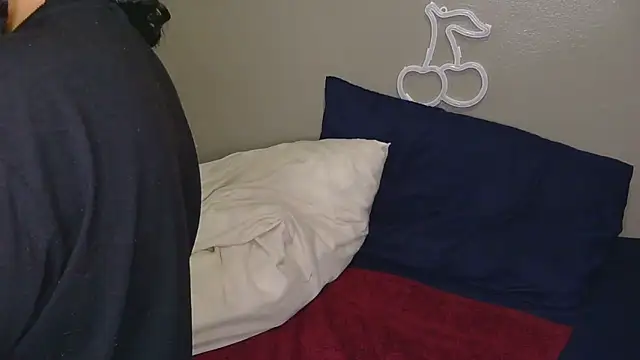 Serafynn online show from November 2025 11:22:01 AM