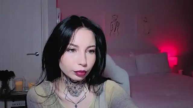 Snapshot of jeans-and-peach chatting on October 2025 09:37:01 PM jeans-and-peach online show from October 2025 09:37:01 PM