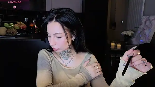 Snapshot of jeans-and-peach chatting on October 2025 01:55:02 AM jeans-and-peach online show from October 2025 01:55:02 AM