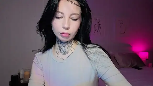 Snapshot of jeans-and-peach chatting on November 2025 10:53:02 PM jeans-and-peach online show from November 2025 10:53:02 PM