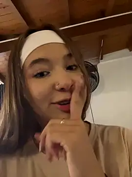 VictoriaSpark online show from October 2025 12:24:01 PM