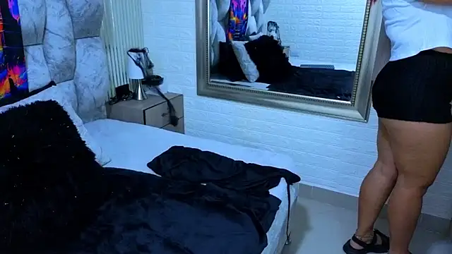 sofiagutierrez   online show from October 2025 03:29:02 AM