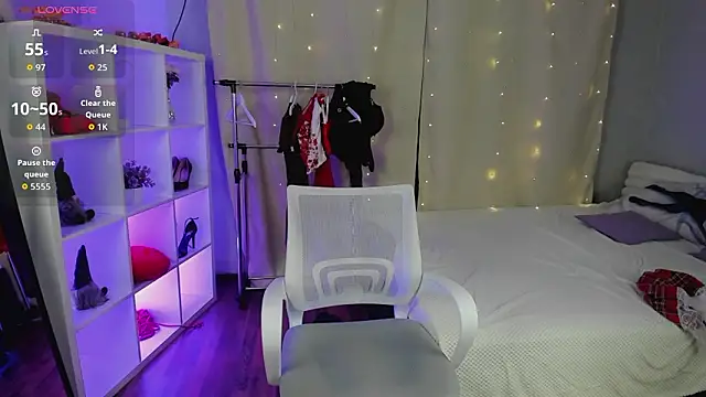 VikkyJane online show from February 2026 06:26:01 AM