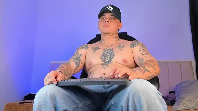 denis munera online show from November 2025 04:33:02 AM