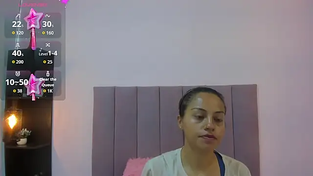 Snapshot of HoollyHendrix chatting on October 2025 08:11:02 PM HoollyHendrix online show from October 2025 08:11:02 PM