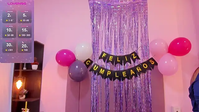 Snapshot of HoollyHendrix chatting on November 2025 08:44:01 PM HoollyHendrix online show from November 2025 08:44:01 PM