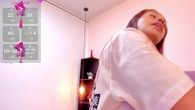 HoollyHendrix online show from November 2025 08:41:02 PM