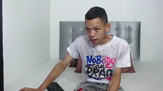 Snapshot of dylandevilx chatting on October 2025 06:53:01 PM dylandevilx online show from October 2025 06:53:01 PM